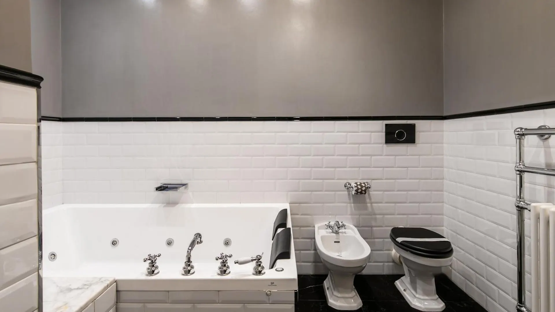 Dimora Luxe Colosseum With Jacuzzi Rome