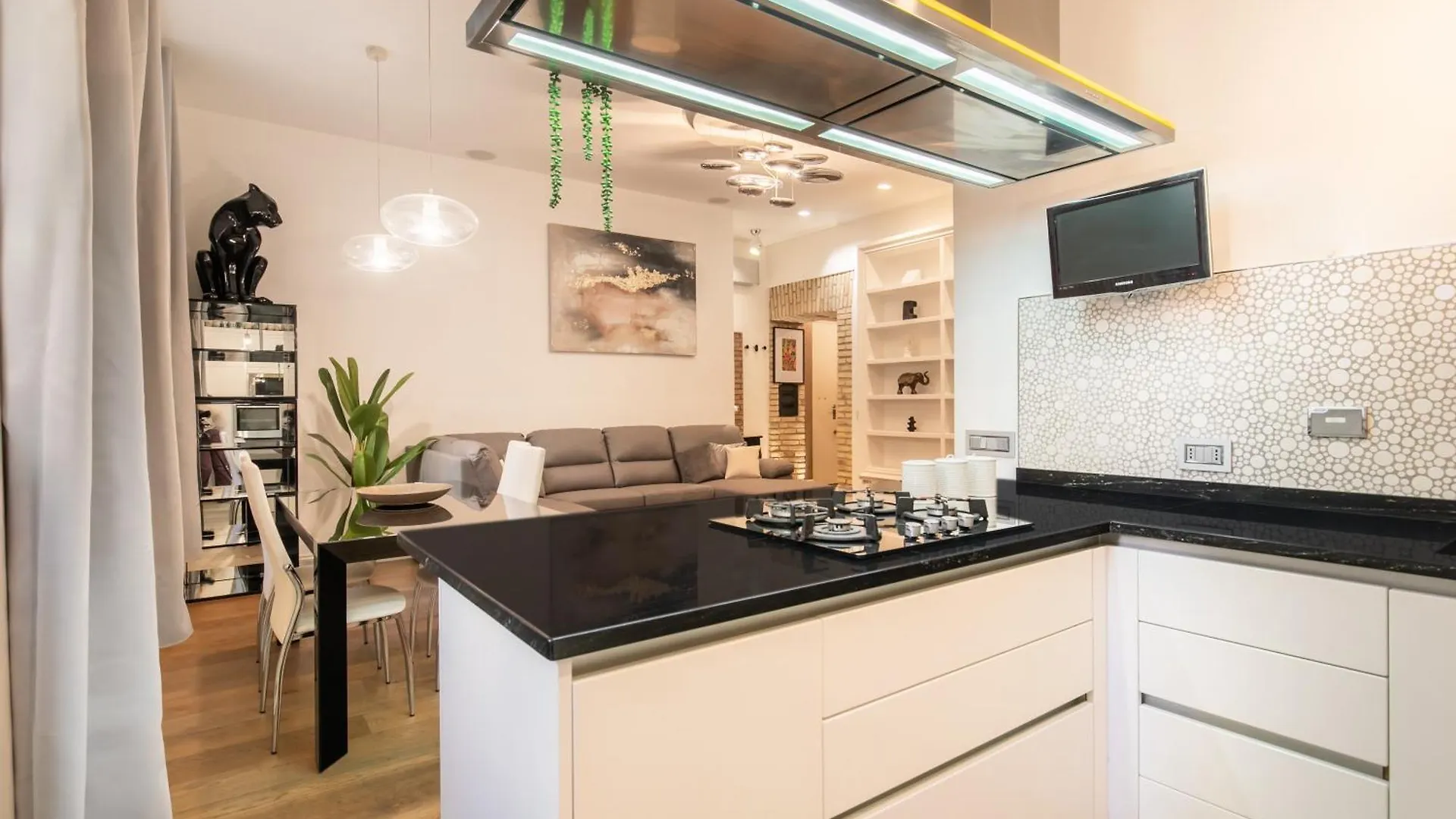 רומא Dimora Luxe Colosseum With Jacuzzi דירה
