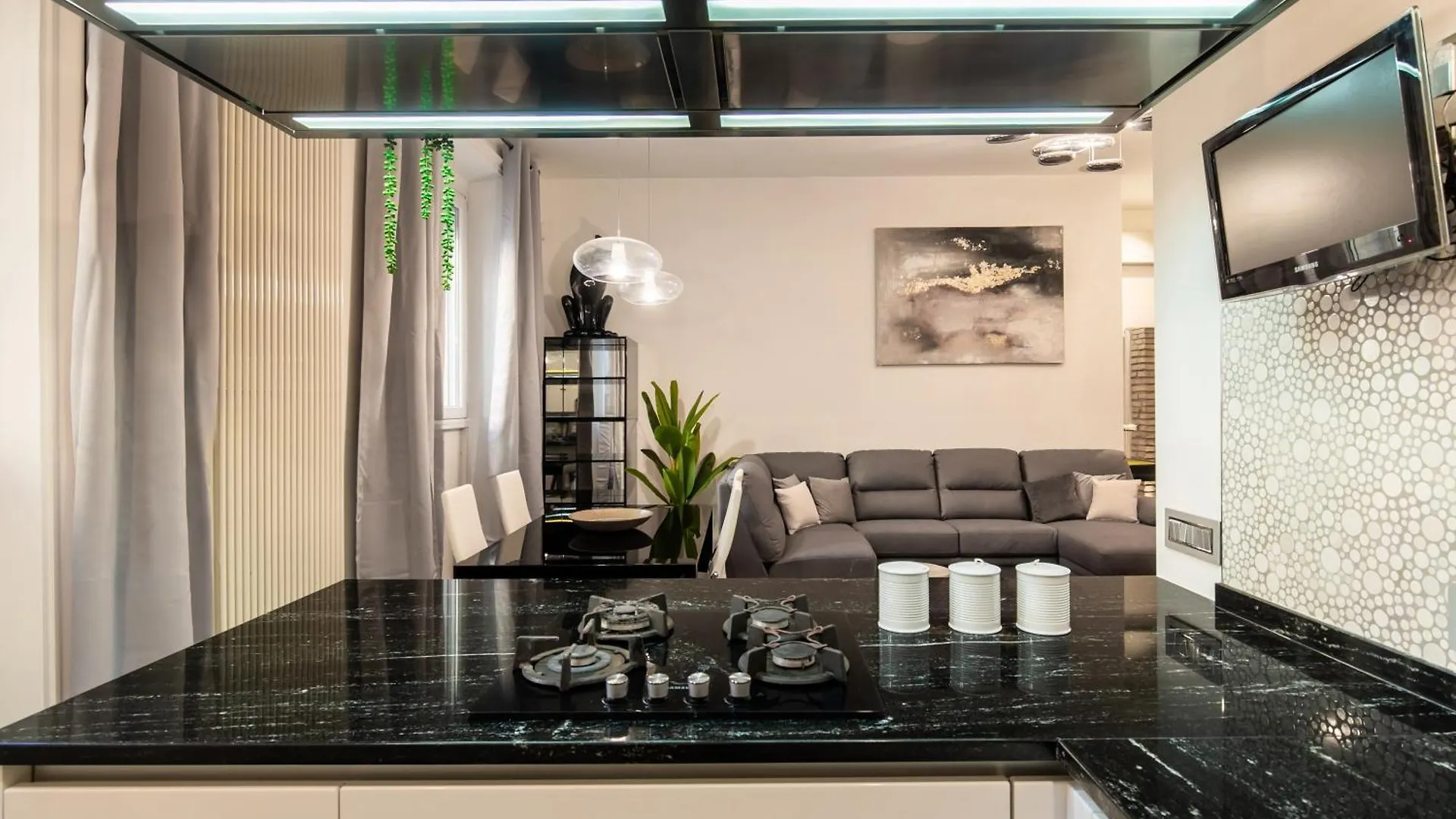 Dimora Luxe Colosseum With Jacuzzi Rome Apartment